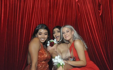 Busty Indian model pornographic gallery