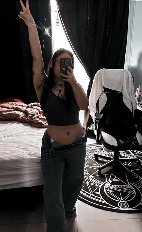 Akemyni star pornographic pictures