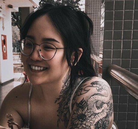 Akemyni hot actress pics