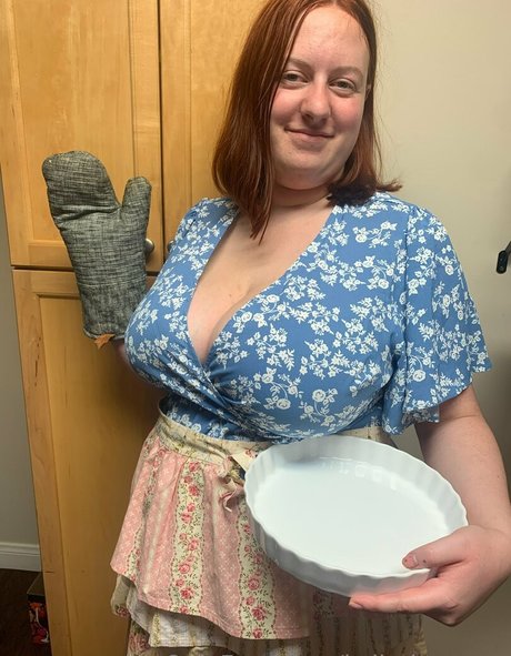 kyliethecurvy model naked pics