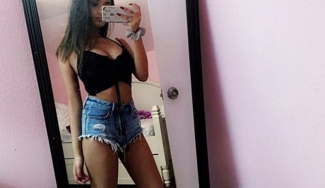 Alina M sexy star image