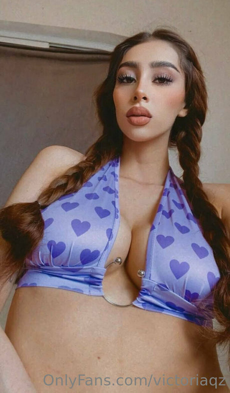 victoriaqz naked model images