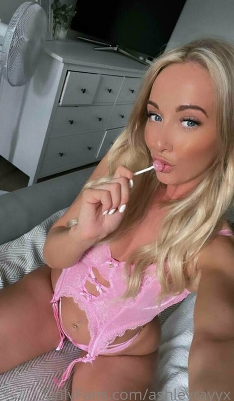 ashleyrayyx naked model images