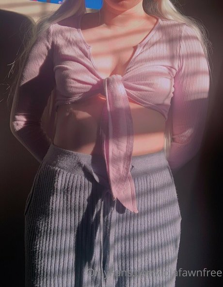 lolafawnfree pornstar nude image