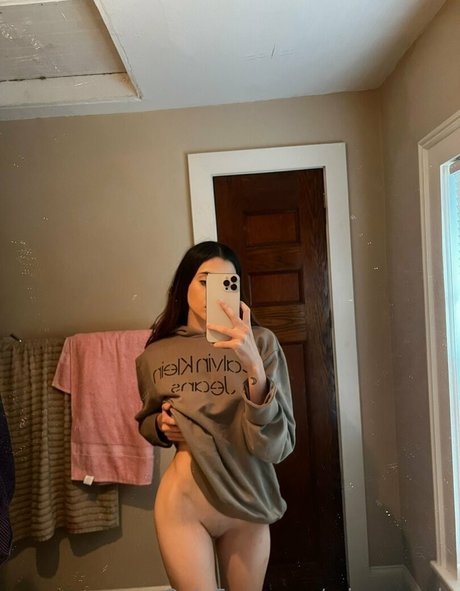 miaxomarie model naked photo