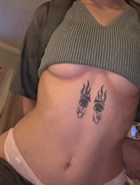 miaxomarie sexy model photo