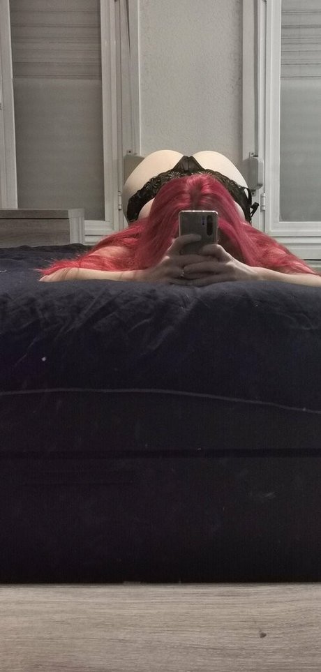 yourmysticgirlfree model nice pics