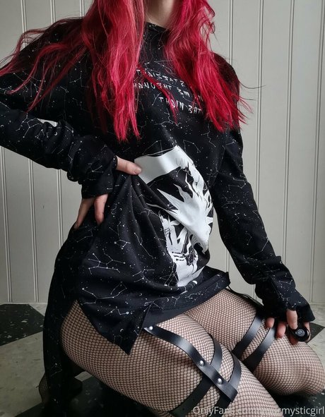 yourmysticgirlfree high quality model pictures