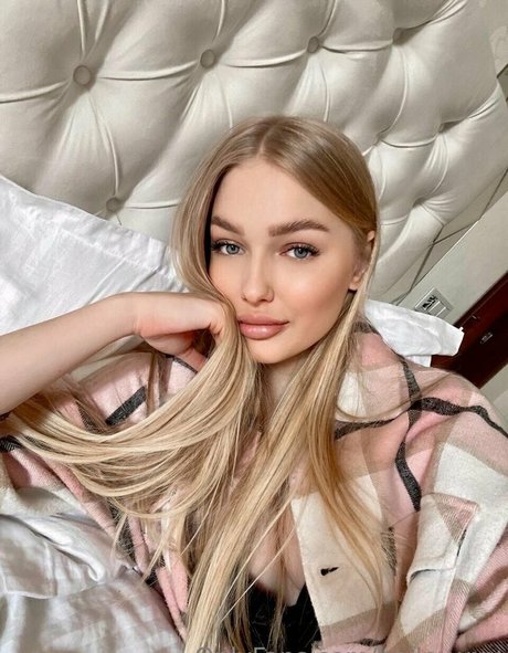 hailey xxx pornstar nudes pics