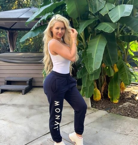 Sarah Oliver top pornstar image