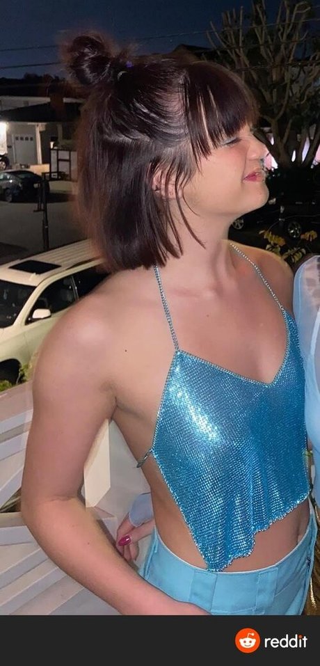 Peyton Elizabeth Lee model hot picture