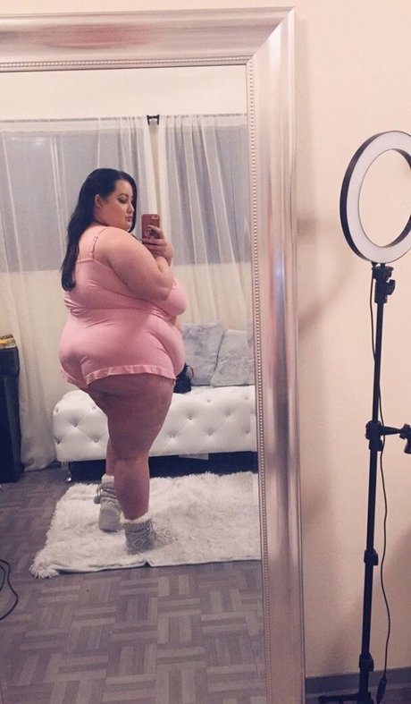 elizaallure model hd photo