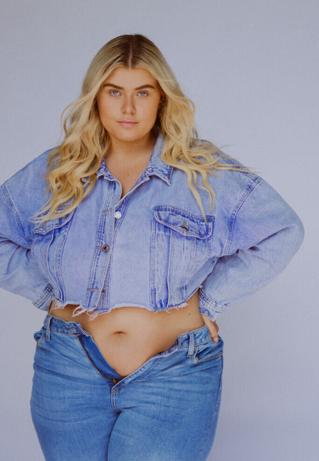 Izzy Nicholls star pornographic photos