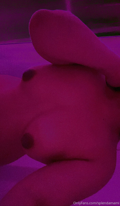 splendamami free model pic