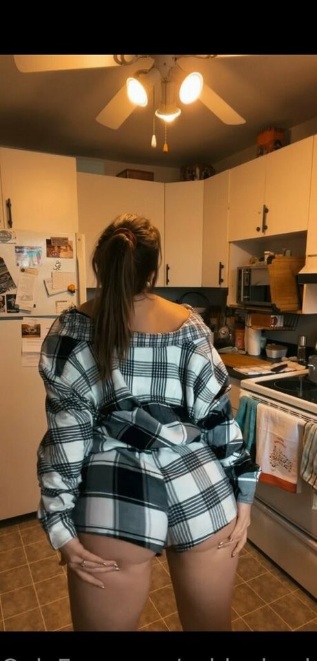 ashleyisadoll model pornographic image