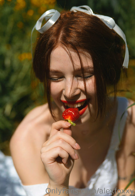 alexfoxxy model pornographic photos