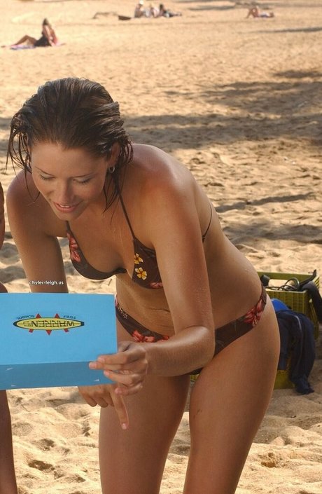 Chyler Leigh nude model images