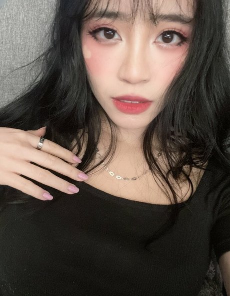 Xktie pornstar nude photo