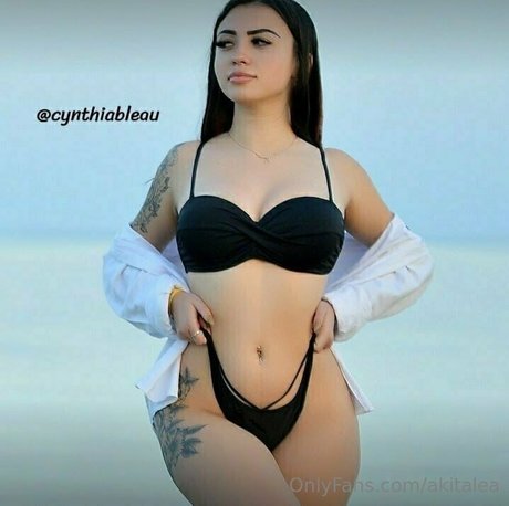 akitalea model pretty photo