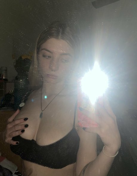 fairiwinni model hot img