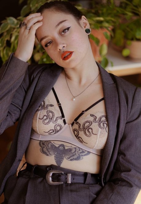 Aesalya pornstar exclusive pics