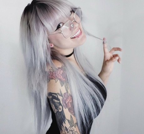 lLouLou erotic star pictures