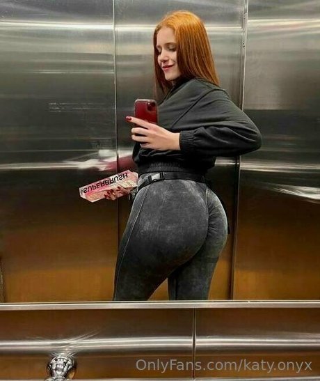 Katy Onyx pornstar naked img