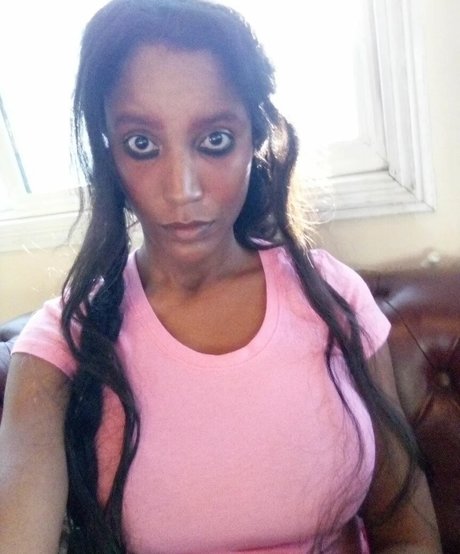 Amber Higgins Cecil exclusive star pictures