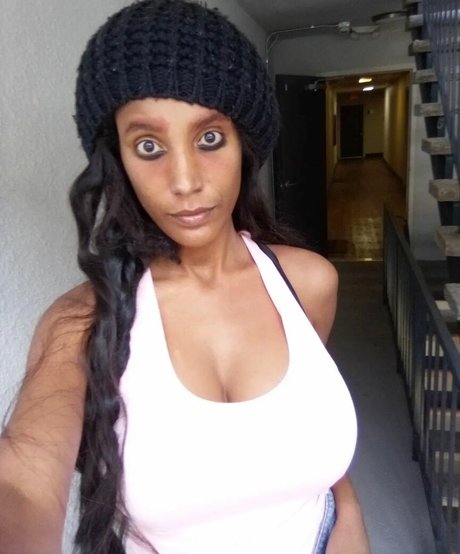 Amber Higgins Cecil sex model picture