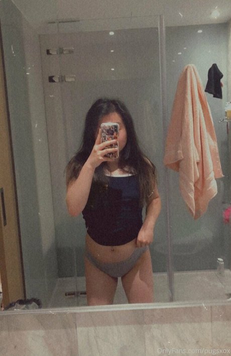 pugsxox free model pics