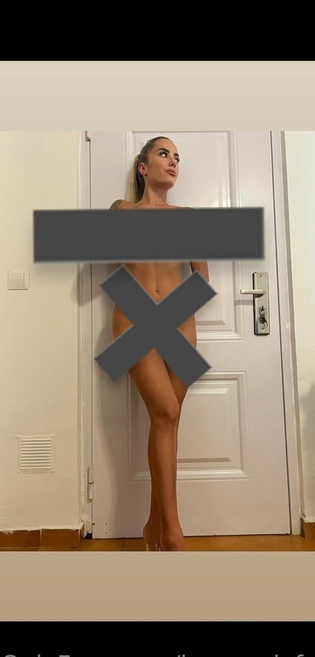 lauraonlyfree art star photos