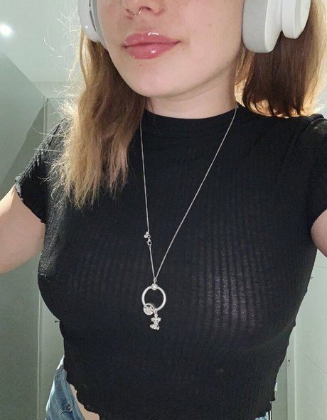 ellasfree pretty model img