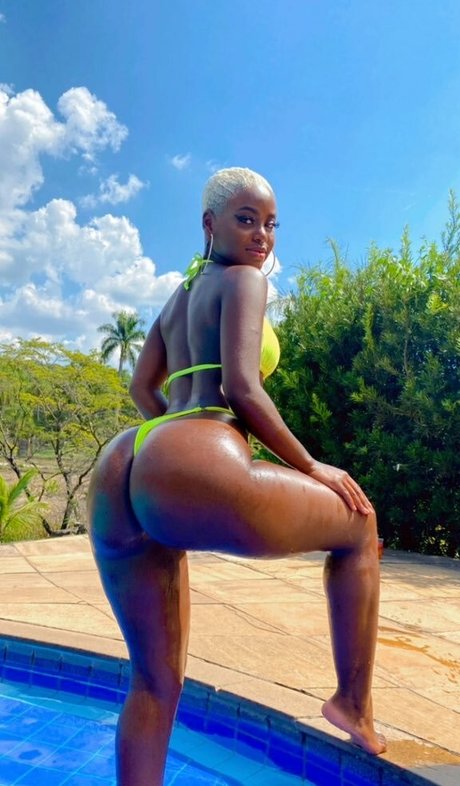 Poliana Ferreira hot actress galleries