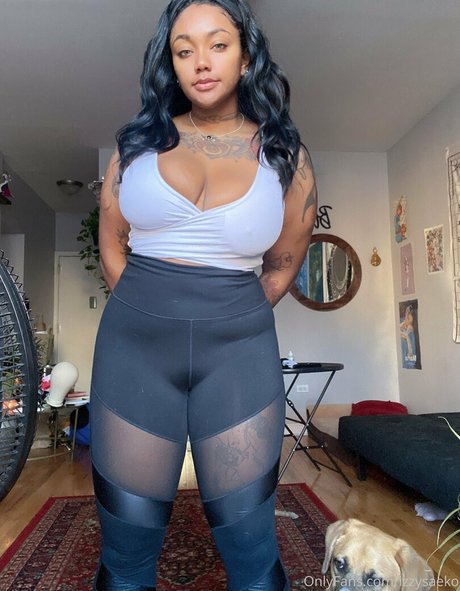 izzysaeko star exclusive images