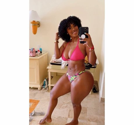 Sophie Likosky model best image