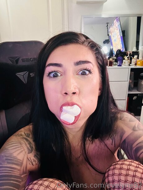 Evelyne92 star hd photos