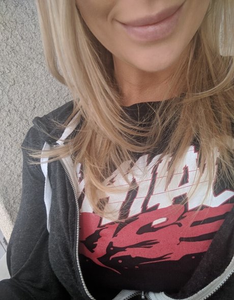 kleiovalentien exclusive model image