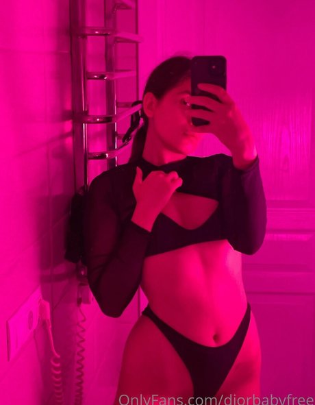 diorbabyfree model naked gallery