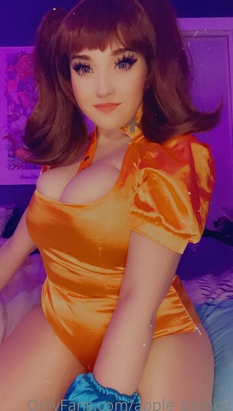 apple blonde Profile pic