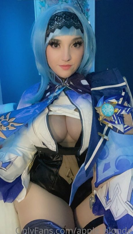 apple blonde beautiful actress photos