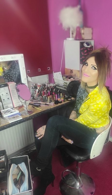 trans lola perron nudes pornstar image