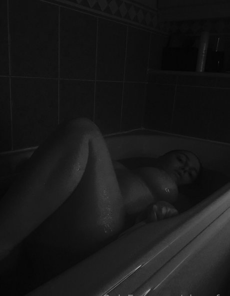 elmnsfw sexy pornstar gallery