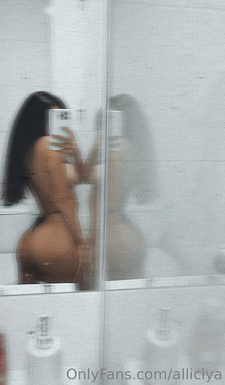 alliciya exclusive pornstar picture