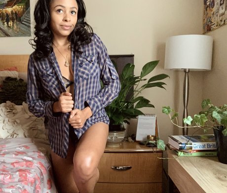 anyaivy xxx actress galleries