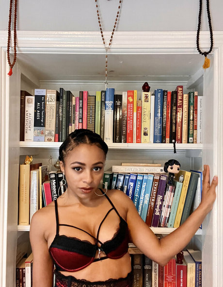 anyaivy naked model photos