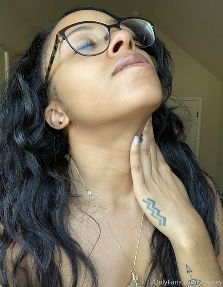 curvy sex onlyfans pornographic pics