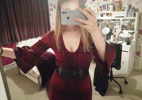 justanuptowngirl sexy actress img