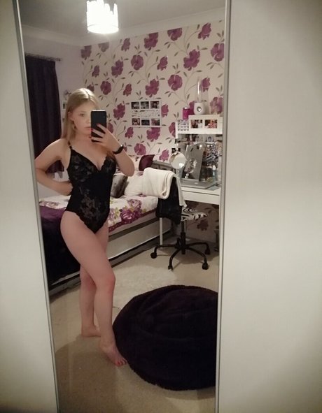 justanuptowngirl pornstar top photo