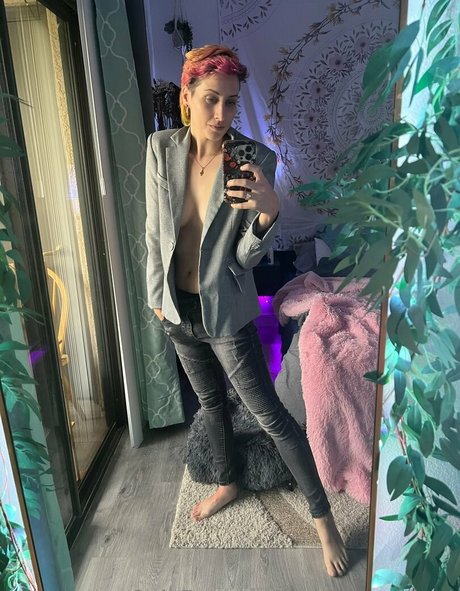 adriennedriggs star naked pictures