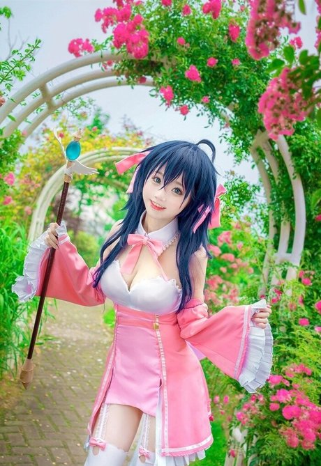 SeeU Cosplay hd star pic